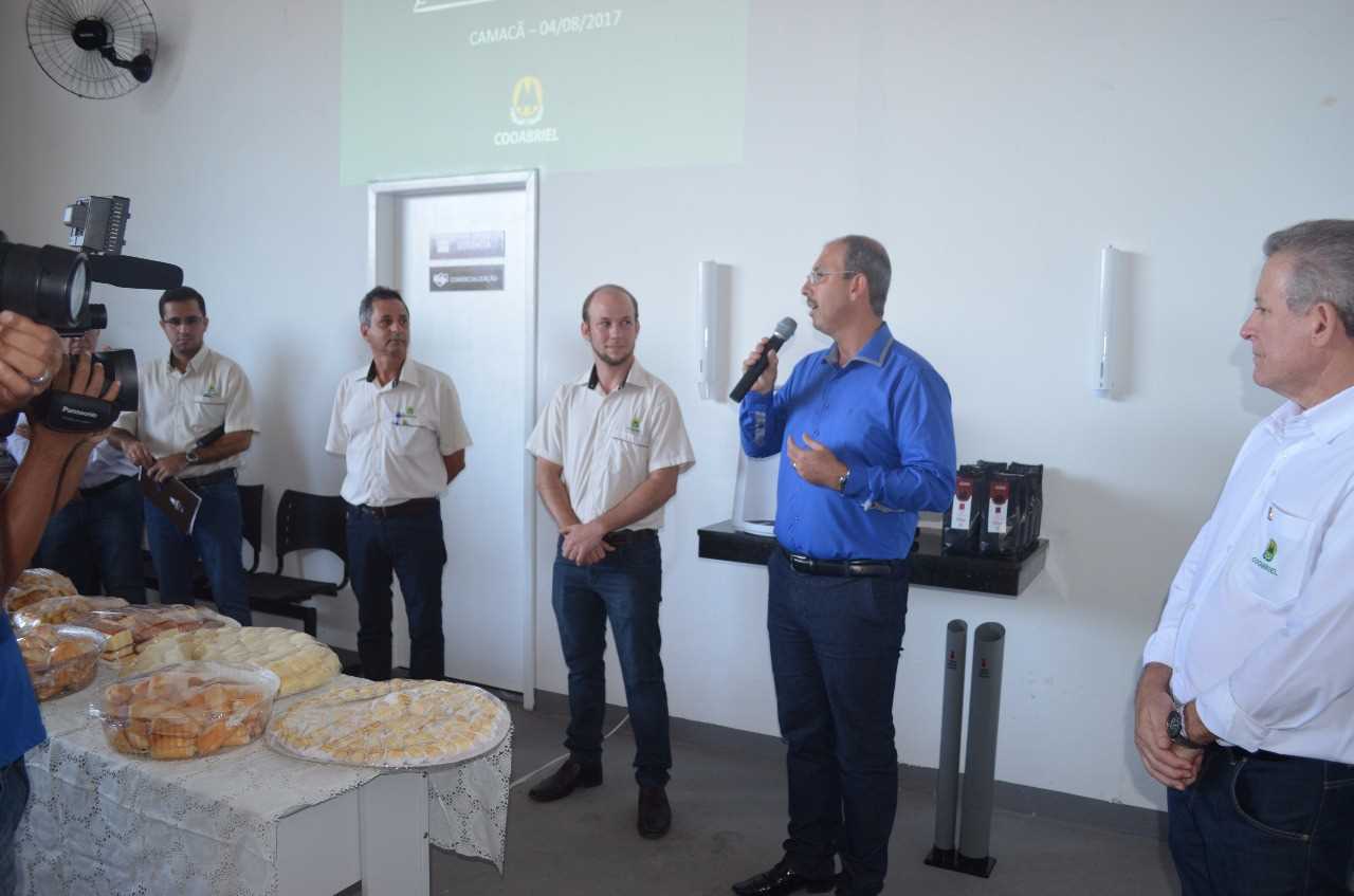 Prefeito Oziel e vice Paulo do Gás participam da inauguração de mais um empreendimento em Camacã